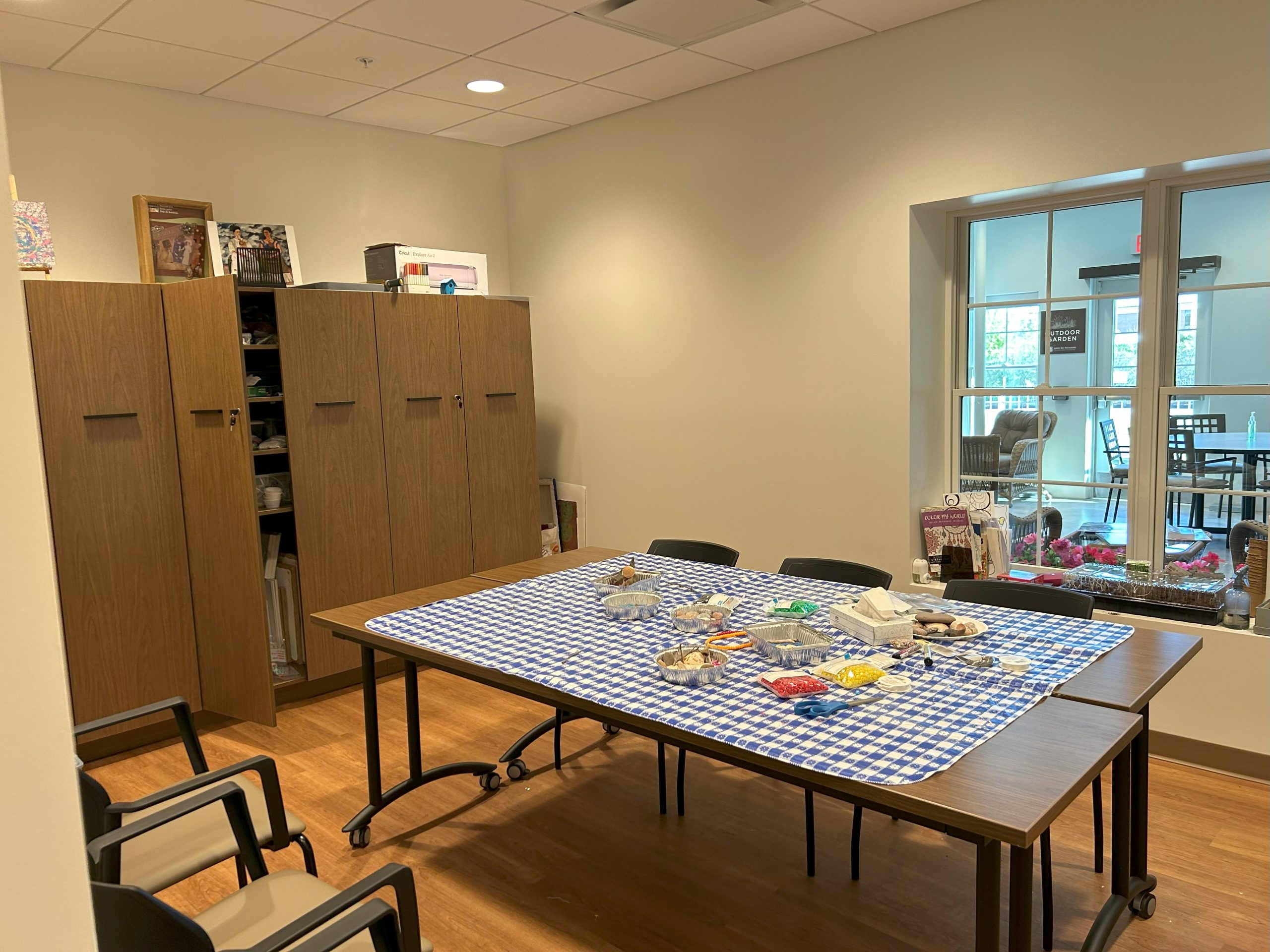 arts and crafts room
